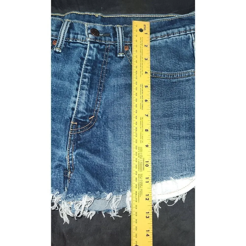 Levi's 505 jean shorts frayed hem Size 32 x 30 Sexy Summer SEE MEASUREMENTS!